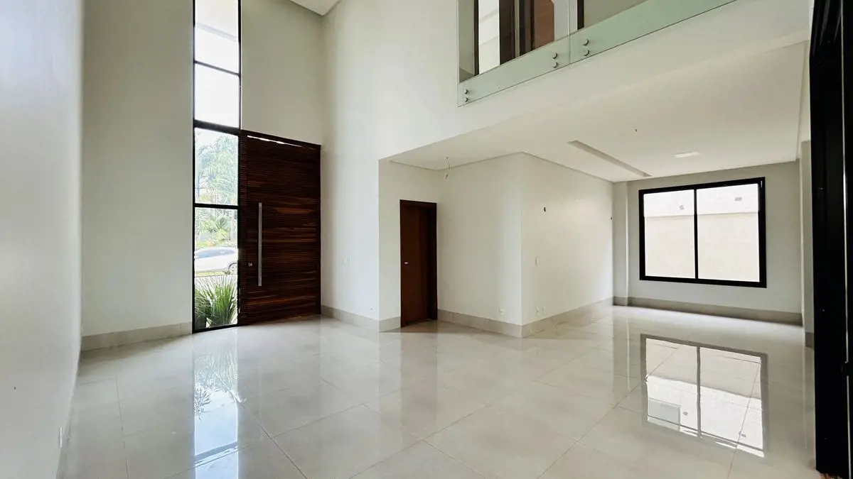  Sobrado Condomínio Jardins Valência? Residência 2 pavimentos? Cerca de 300 m2 d...