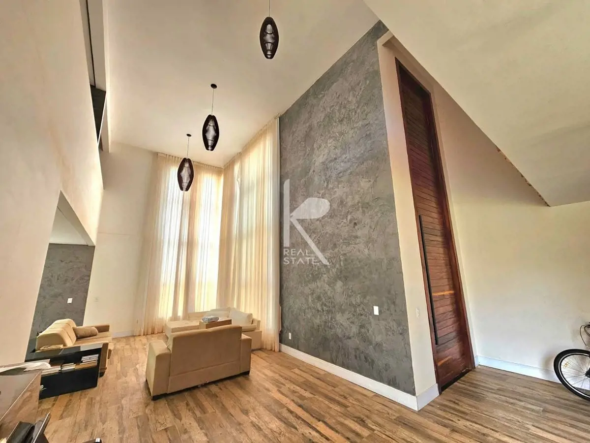 Casa com 398m² de area privativa com lote de 752m², composta de sala com 2 ambie...