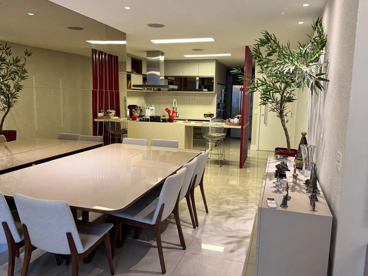 - EXCELENTE APARTAMENTO DE 04 QUARTOS REFORMADO PARA 02 QUARTOS;- COM TODOS OS M...