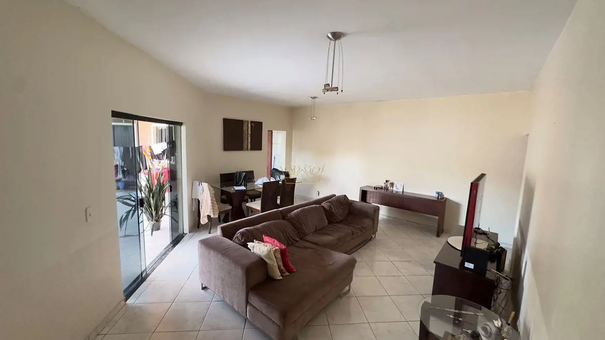 JCMAX VENDE – CASA 3 QUARTOS – 3 SUÍTES – CONDOMÍNIO – VICENTE PIRES – RUA 3CORR...