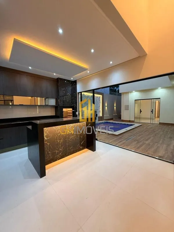 Linda casa no Bairro Ilda, nas proximidades da Atacadão; terreno com 385m² de ár...