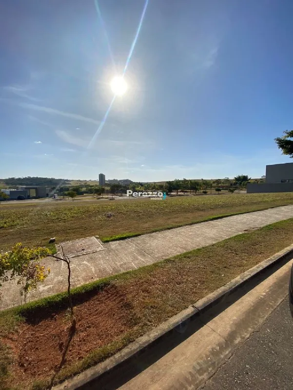 Terreno com Levantamento Planialtimétrico no Alphaville Residencial I por R$ 275...