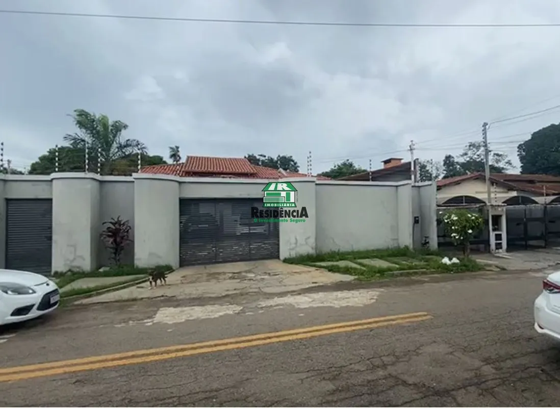 Casa contendo:- 03 quartos sendo 01 suite- 03 Banheiros - Garagem para 04- Churr...