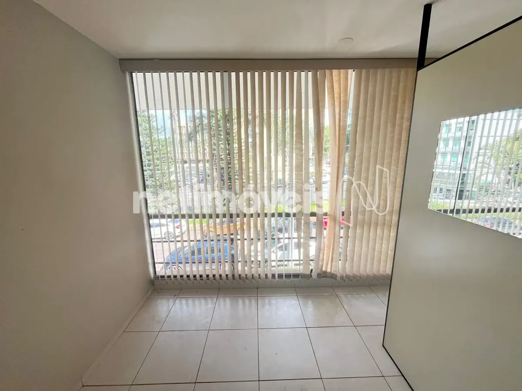 Sala Comercial no Setor Hospitalar Norte – Localização Privilegiada Localização ...