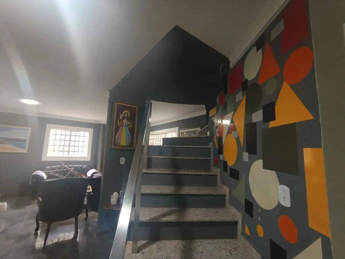 Jardim Europa IICasa aconchegante, dividida em 05 quartos, sendo 03 na parte sup...