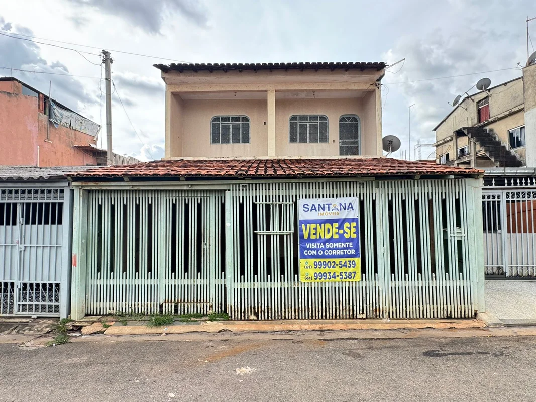 ?? Sobrado Espaçoso à Venda – QNQ 04 Conjunto 08Excelente oportunidade para quem...