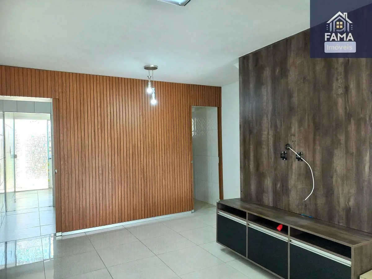 LINDA CASA DE 02 QUARTOS LOCALIZADA NA QC 13, JARDINS MANGUEIRAL, BRASÍLIA - DF....