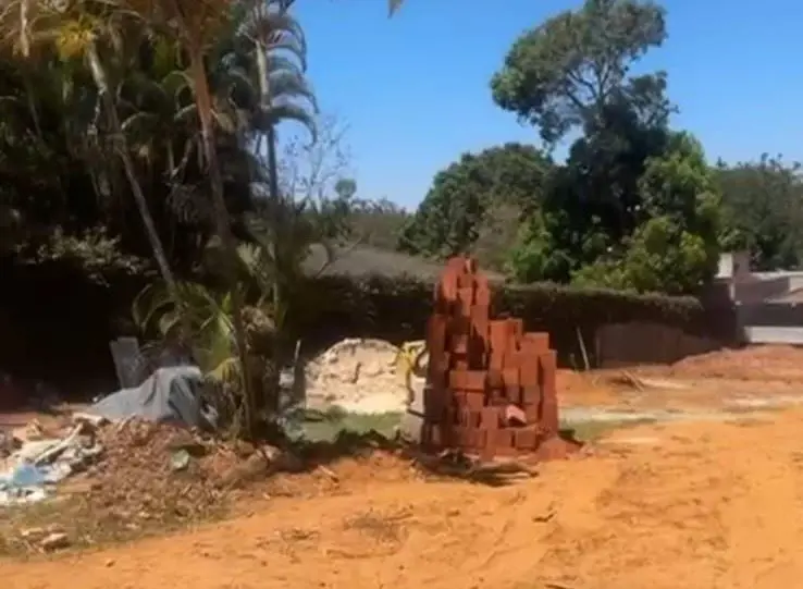 DALEPRANE INTELIGÊNCIA IMOBILIÁRIA VENDE LOTE EM EXCELENTE CONDOMÍNIO NA ARNIQUE...