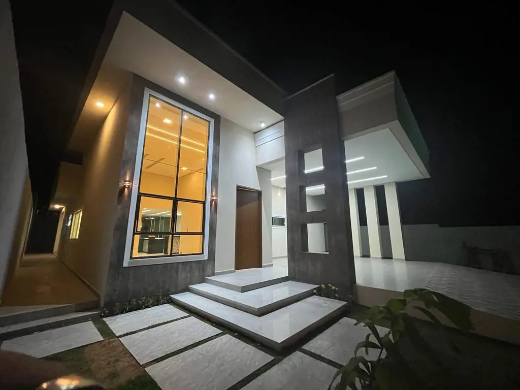 Venha morar com sua família em uma casa com projeto moderno e arrojado construíd...
