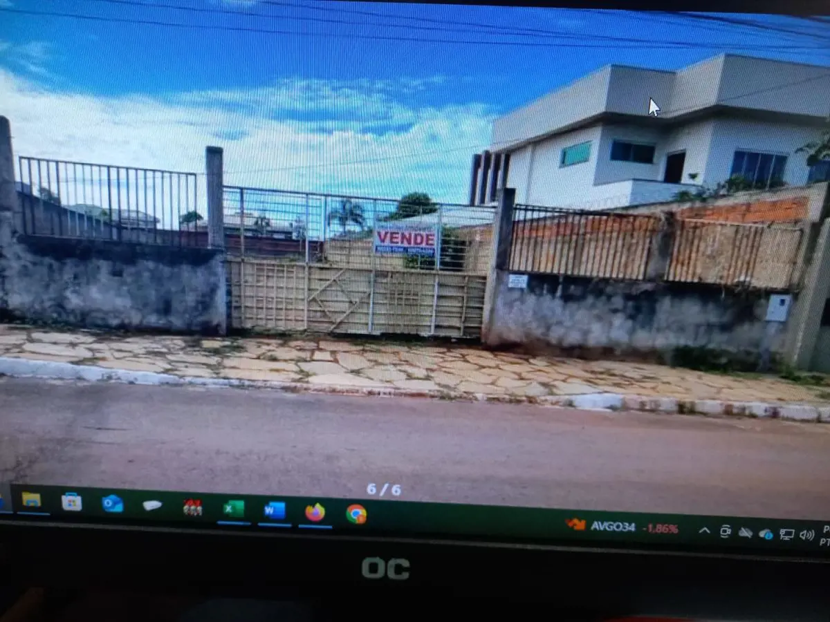EXCELENTE LOTE,677 M2, BEM CUIDADO, PLANO, MURADO DE TODOS OS LADOS.LOCALIZAÇÃO:...