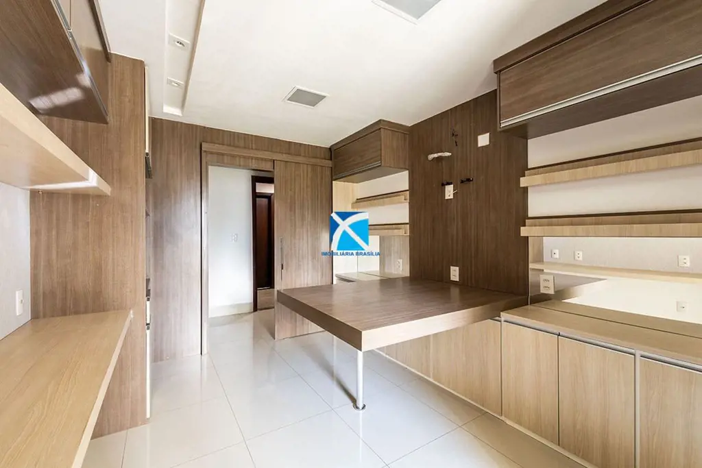 Excelente sala comercial para aluguel no Edifício Mont Blanc na 705/905 Sul, com...