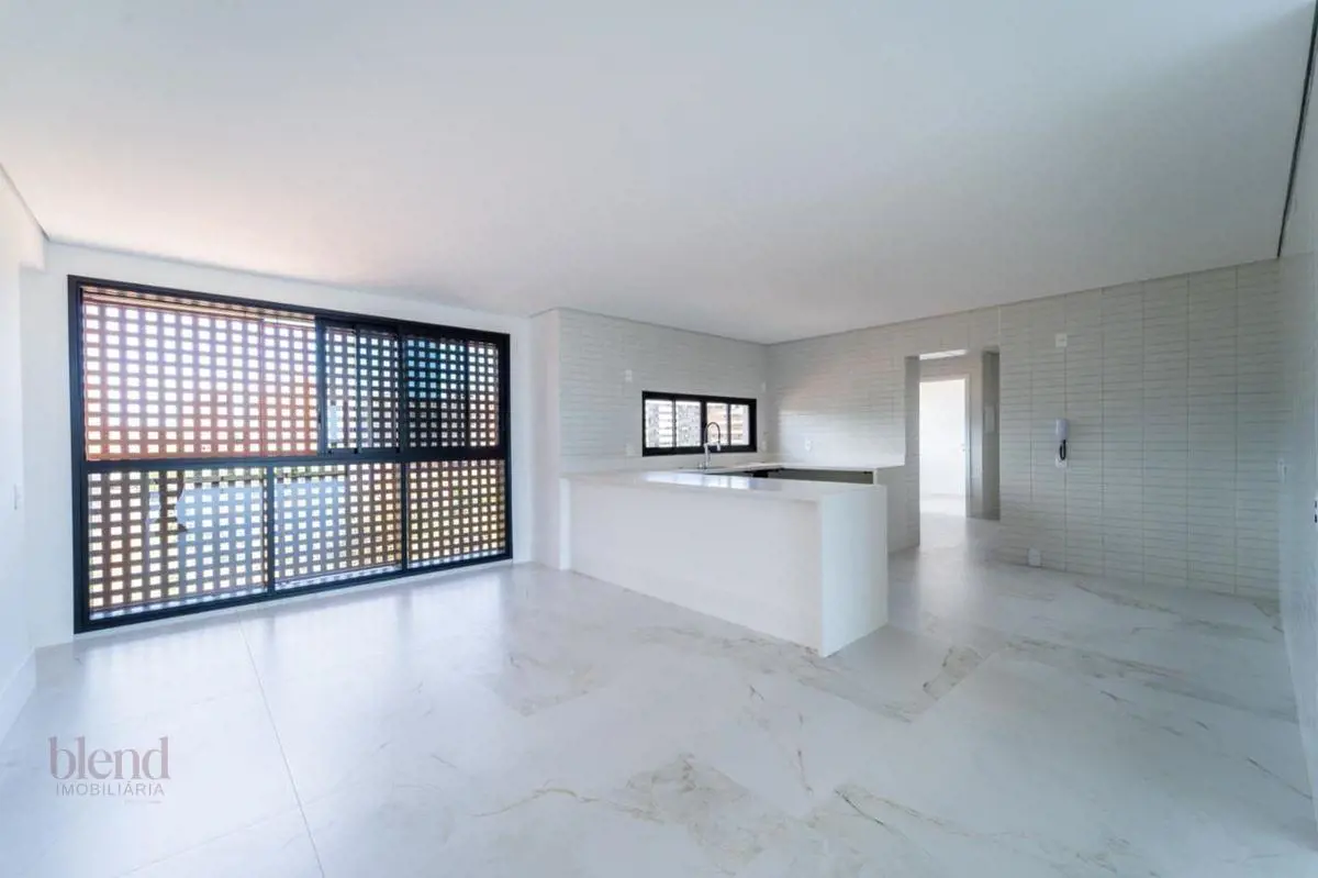 ENNIUS MUNIZ | 290m² | 4 SUÍTES | VISTA PERMANENTE PARA O PARQUE | ALTO PADRÃOUm...