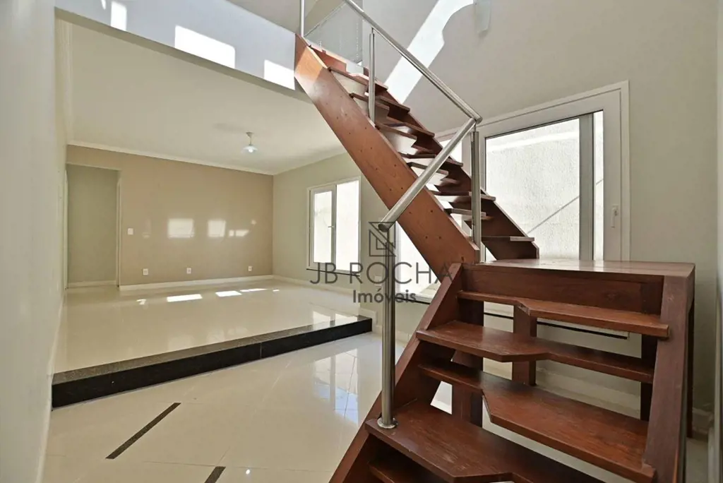 JB ROCHA IMOVEIS VENDE (COM HABITE-SE, ACEITA FINANCIAMENTO)Casa no Condomínio J...