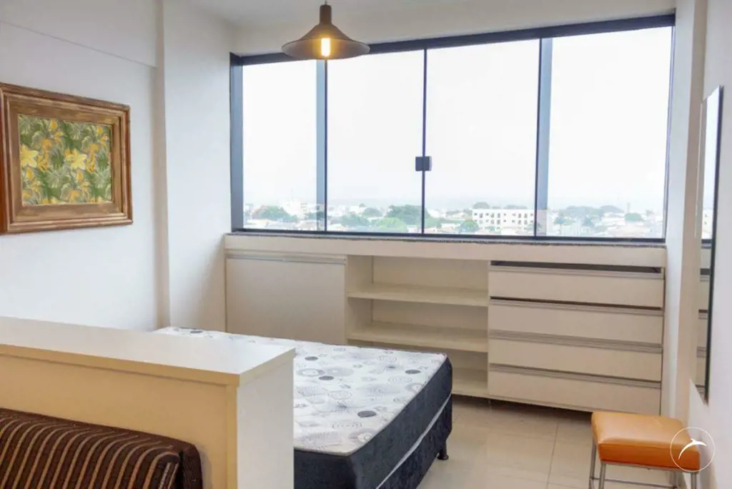 Compacta, prática e com excelente localização- 1 Quarto com armário- Cozinha com...