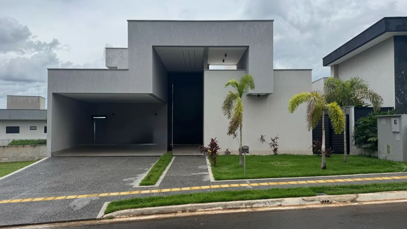 Vende-se um Casa Térrea no Portal Golf Garden, Excelente Casa com 4 Suítes plena...