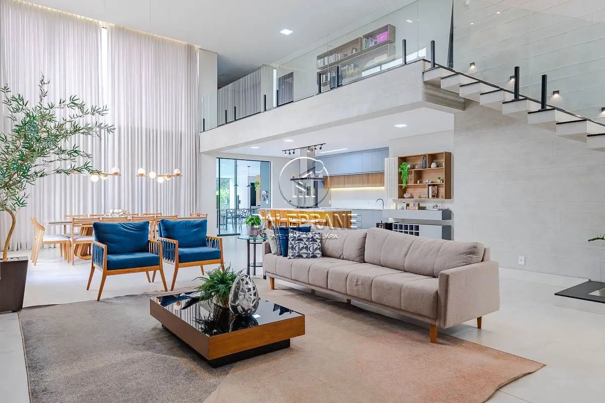 DALEPRANE INTELIGÊNCIA IMOBILIÁRIA VENDE COM EXCLUSIVIDADELUXUOSA CASA COM 4 SUÍ...