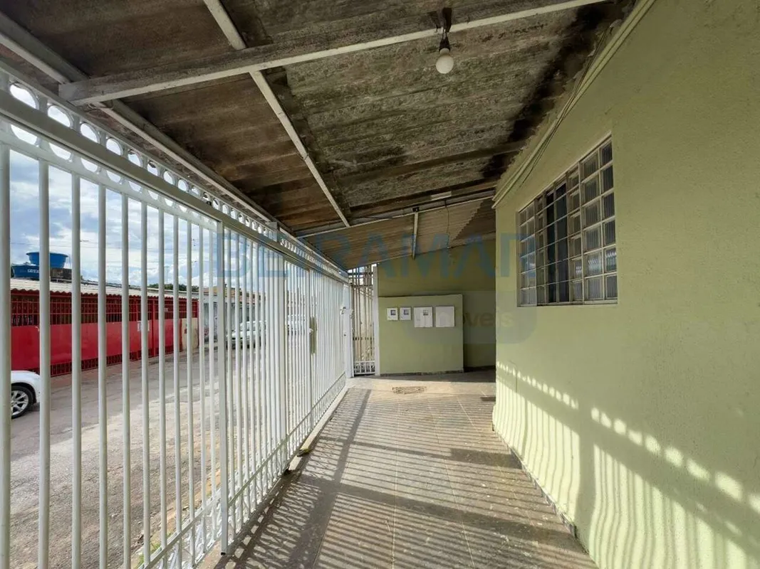 Imóvel Multifuncional com Excelente LocalizaçãoDescrição do Imóvel:1. Casa Princ...