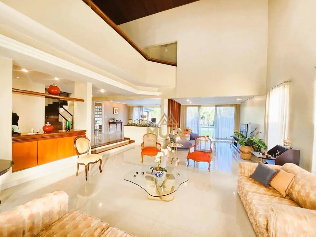 Oportunidade Imperdível na Casa Lago Norte Reformada!Encante-se com essa linda c...