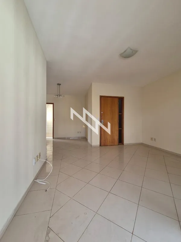 Apartamento com 109 m², andar alto e nascente. Possui sala ampla para 2 ambiente...
