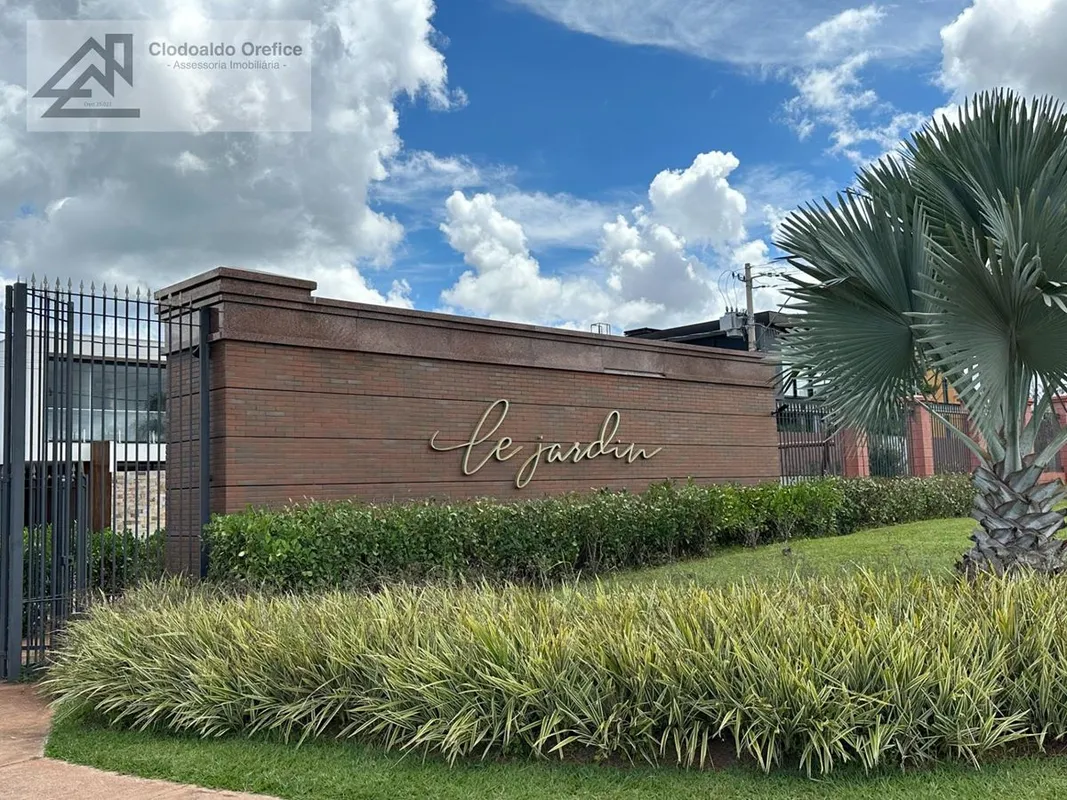 Descubra o seu novo lar no coração de Brasília com este incrível terreno à venda...