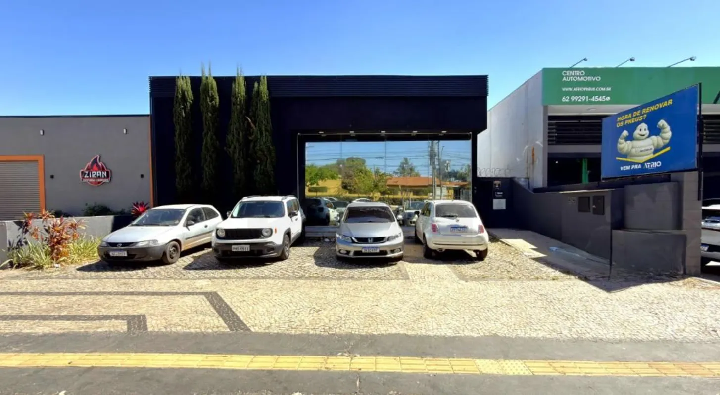 Prédio Comercial com 02 pavimentos: Pavimento Superior com recepção, sala ampla,...