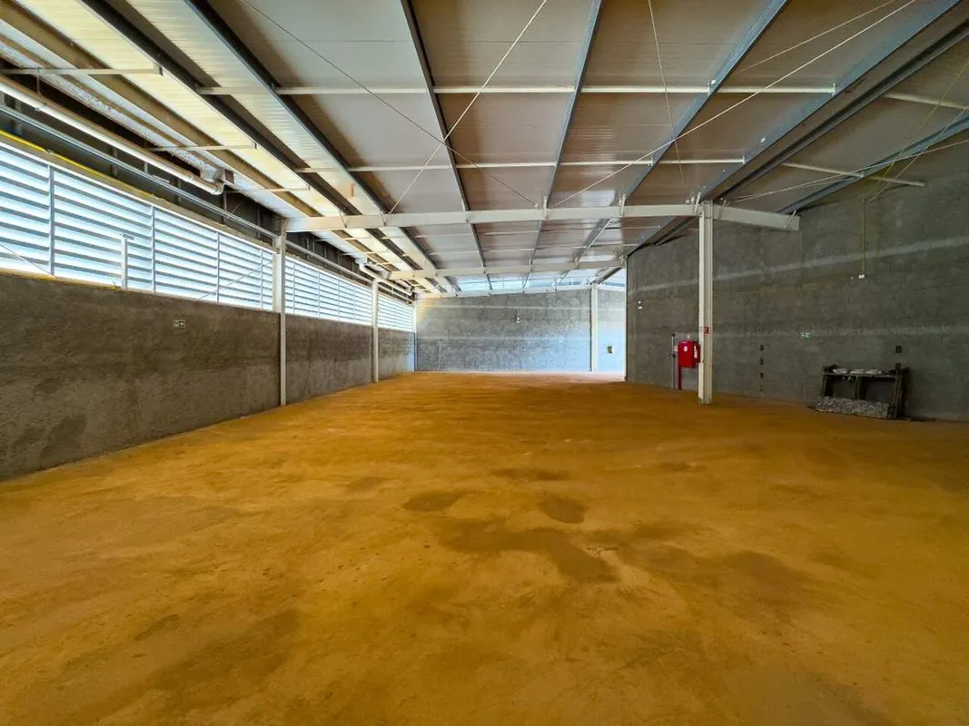 Excelente ponto comercial localizado em um Mall com 25 lojas, ideal para mercado...
