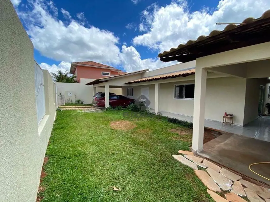 Eldorado Imobiliária vende excelente casa no Condomínio Ecológico Parque do Mira...