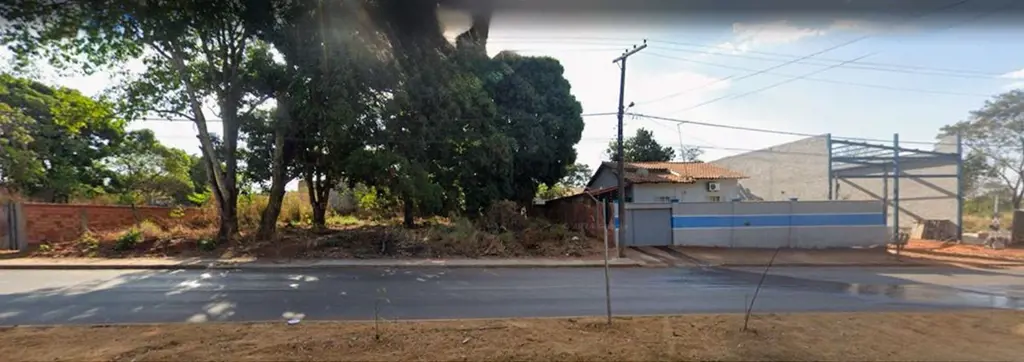 Vende-se um 01 Lote na Avenida Graça Aranha, Bem Localizado, no Setor Jardim Bur...