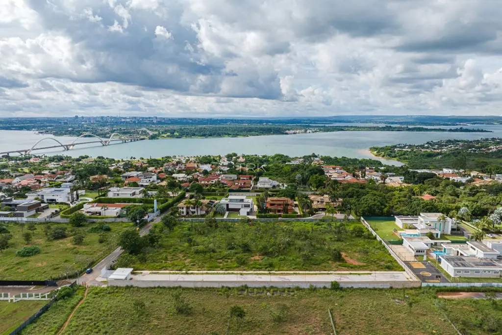 Terreno à venda na SHIS QI 26, Lago Sul - Brasília.3experiências incríveis para ...