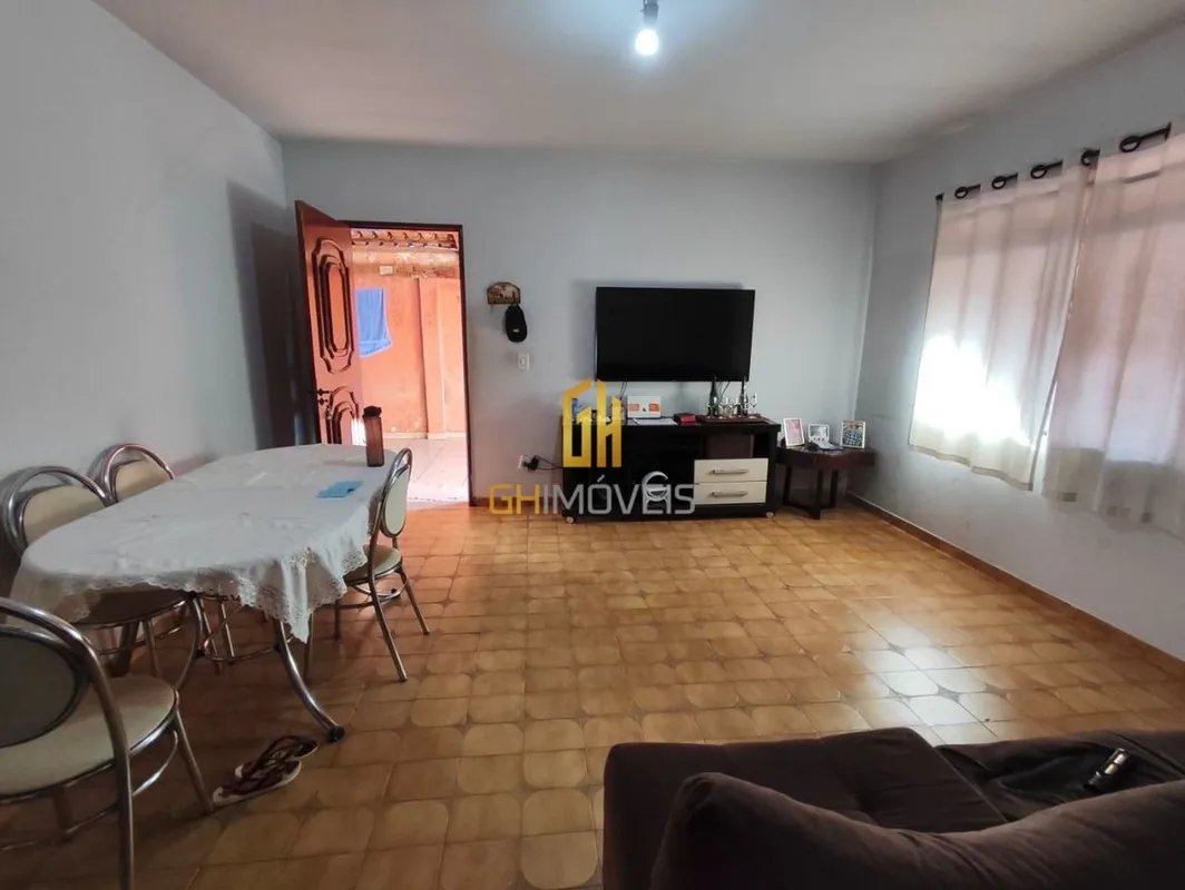 CA1082Casa no Vila São Tomaz, nas proximidades do Buriti Shopping, em terreno co...