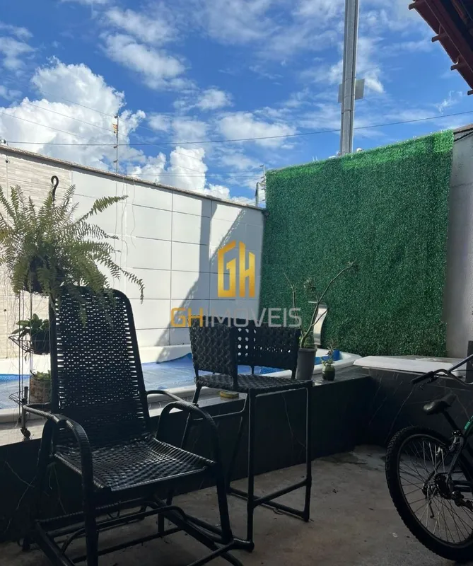 CA1122Linda casa com 3 quartos sendo 1 suíte e piscina no setor Vila Maria A cas...
