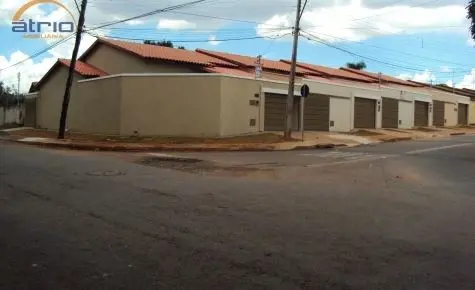 Casa com 3 dormitórios, sendo 1 suíte R$ 2.800,00/ mensal, Parque Amazônia, Goiâ...