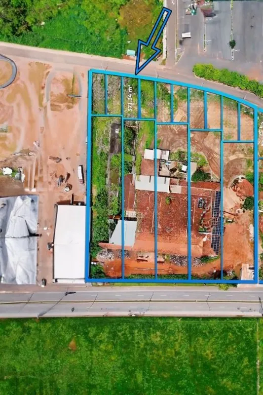 Apresentamos um excelente terreno comercial disponÃ­vel para venda, situado no R...