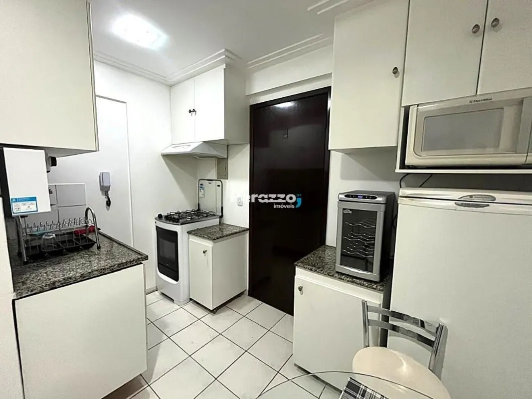 Ótima Kit Mobiliada localizada no Ed. Maurício no Sudoeste por R$2.000,00. IPTU ...