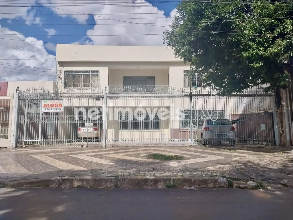 Imóvel: Casa de 03 quartos (sendo 01 suíte), sala, copa, cozinha, banheiro socia...