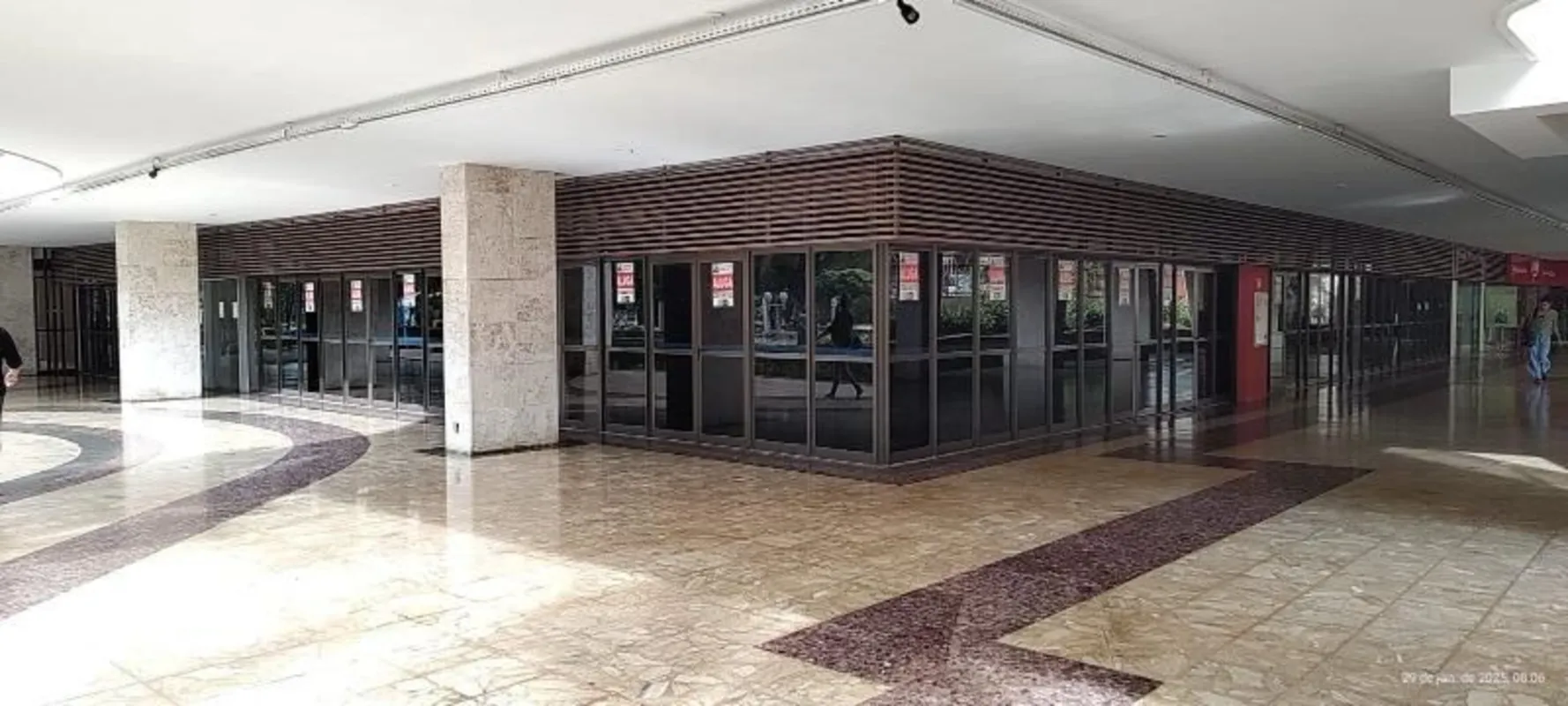Excelente Loja noSRTVS Qd. 701 Conj. L, Bl. 01 nº 38. Ed. Assis ChateaubriandEss...