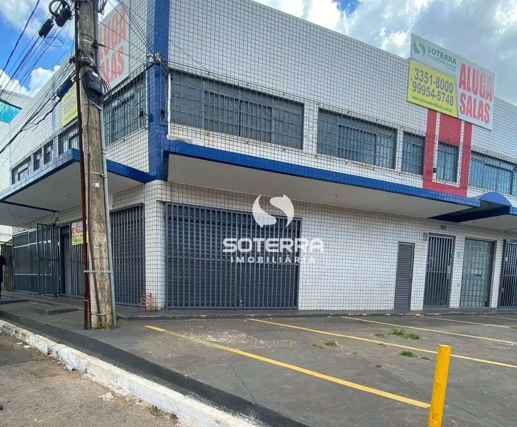 IMOVEL BEM LOCALIZADO EM TAGUATINGA SUL SALAO COM APROXIMADAMENTE 80M² COM BANHE...