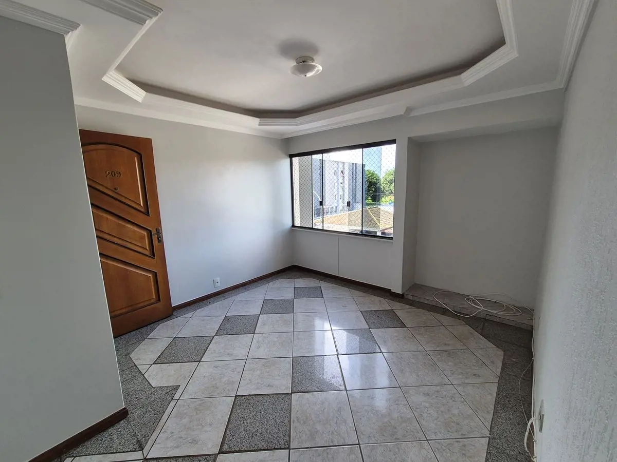 TRATA-SE DE UM ÓTIMO APARTAMENTO DE 3 QUARTOS COM ARMÁRIOS E 2 GARAGENS.* IMÓVEL...