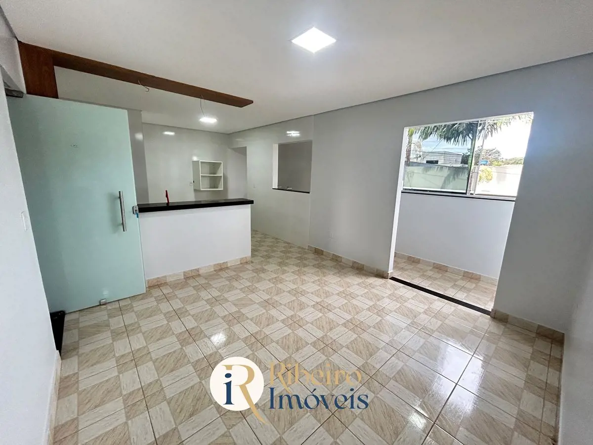 Ribeiro Imóveis anuncia:Apartamento espaçoso, em condomínio fechado (Condomínio ...
