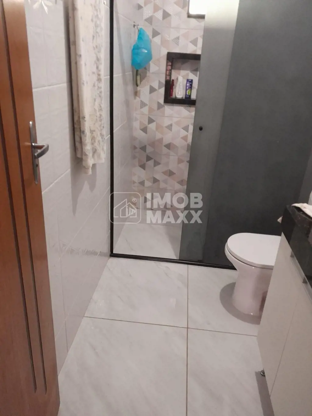 Oportunidade única! Venda de imóvel com duas casas no mesmo lote, com entradas i...