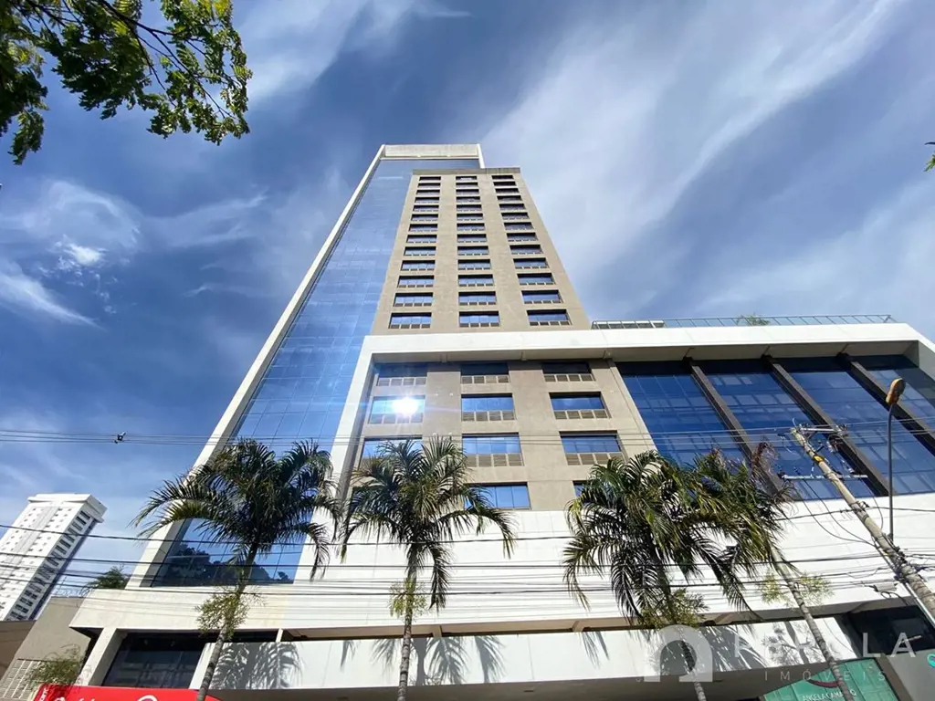 Sala comercial 37,51 m² com um banheiro. Estacionamento rotativo. Prédio comerci...