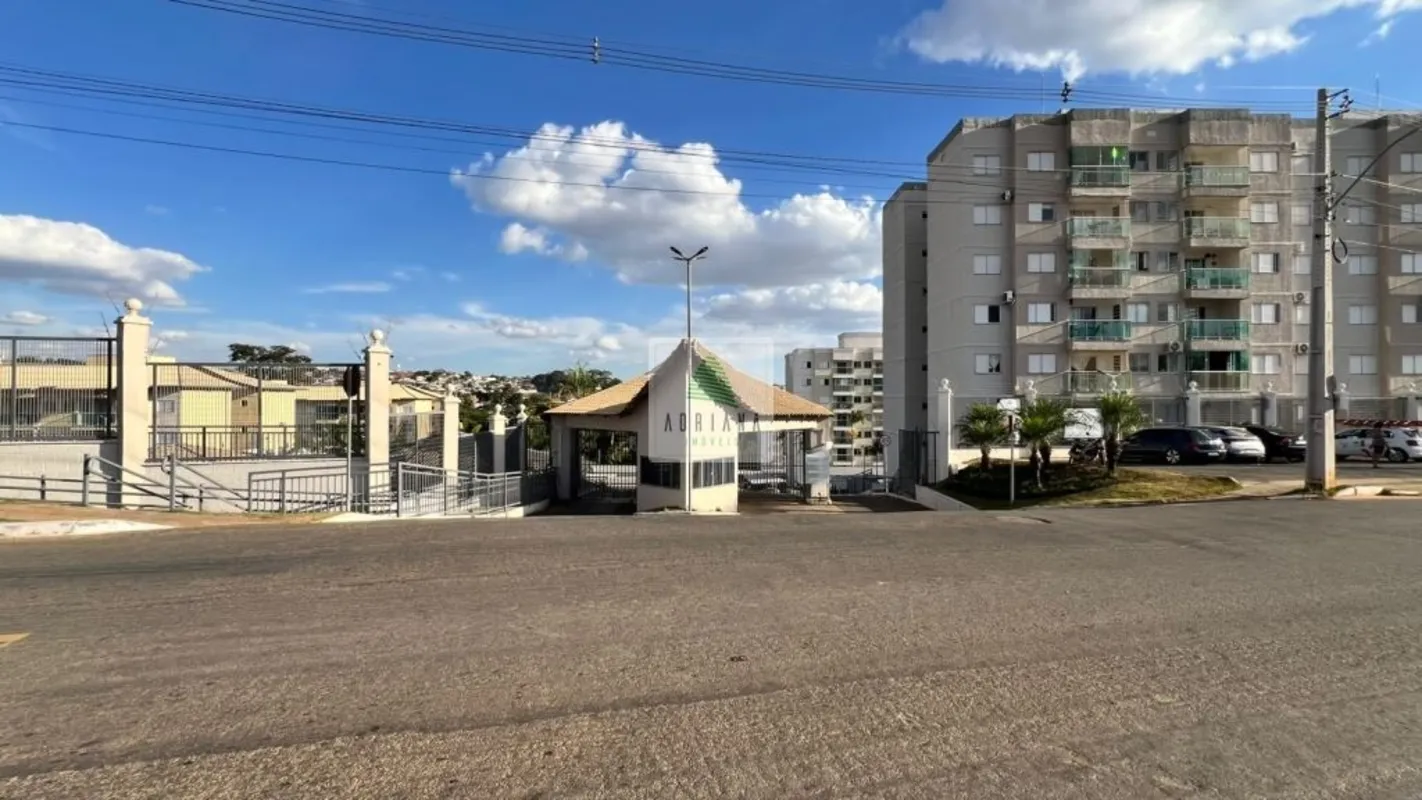 2 QUARTOS, SENDO 1 SUITE, SALA, VARANDA, BANHEIRO SOCIAL, COZINHA, ÁREA DE SEVIÇ...
