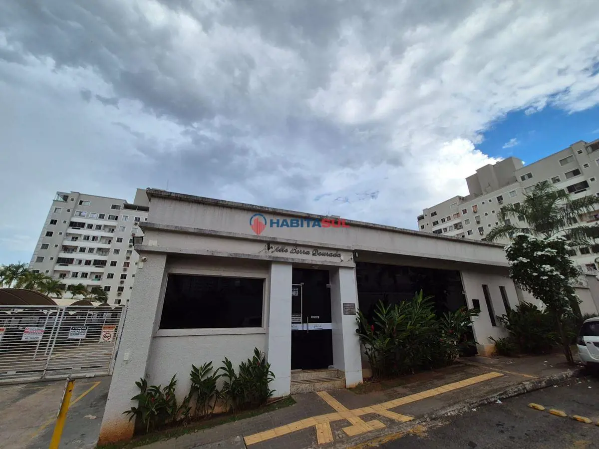 Apartamento com 02 quartos, sala c/ sacada, cozinha com armários, 01 vaga de gar...