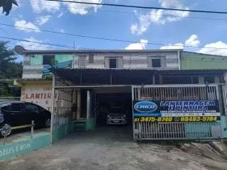 Sobrado de esquinaLote comercialImóvel possui 3 apartamentos de 2 quartos, 2 cas...
