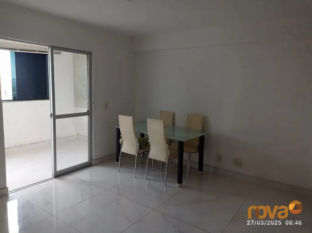 Apartamento a venda com 2 quartos sendo 1 suíte e 1 vaga coberta, no Royal Resid...