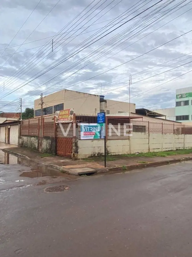 Quadra 03 do Setor Leste,composta por 3 quartos,sala,cozinha,área de serviços,ba...