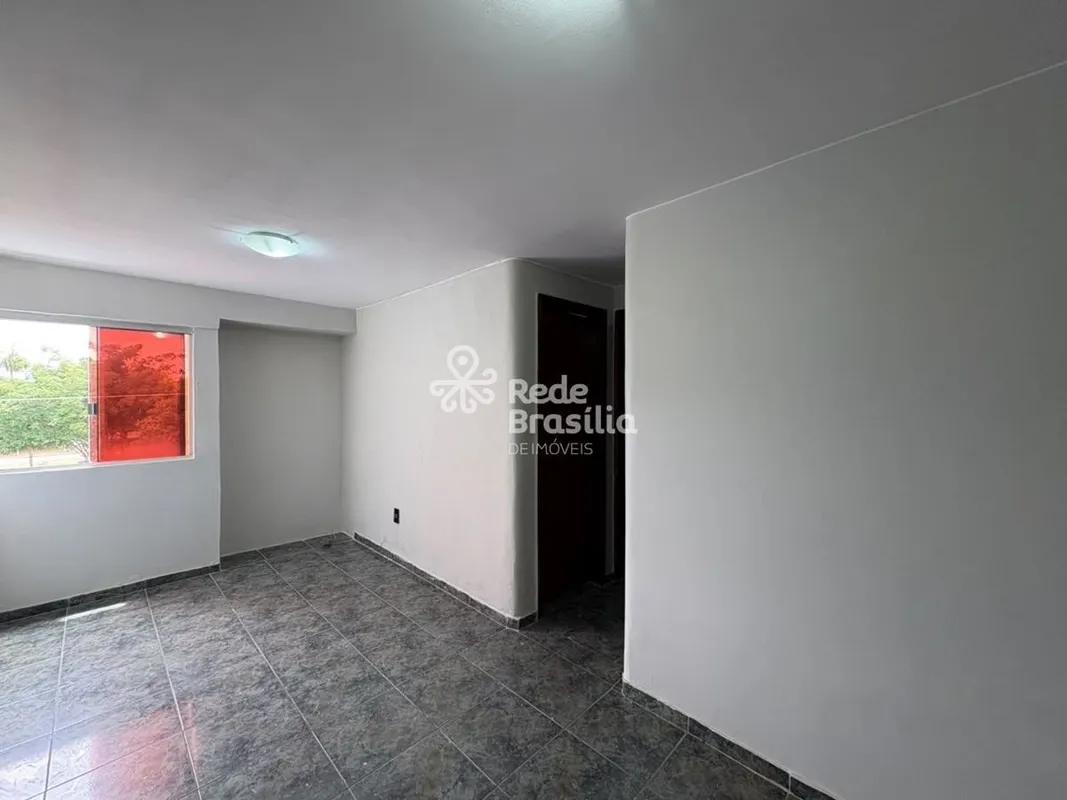 Apartamento de 2 quartos, de canto, nascente! Apartamento composto por: Sala esp...