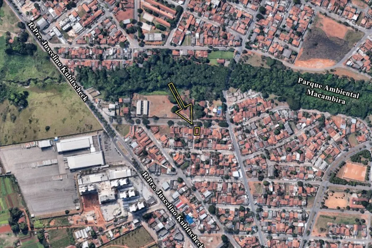 Lote com 02 casas, 01 barracÃ£o e 01 kitnet, excelente oportunidade para quem bu...
