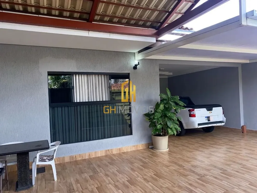 Linda casa com 3 quartos sendo 1 suíte no Setor Bueno A casa possui 3 quartos 1 ...