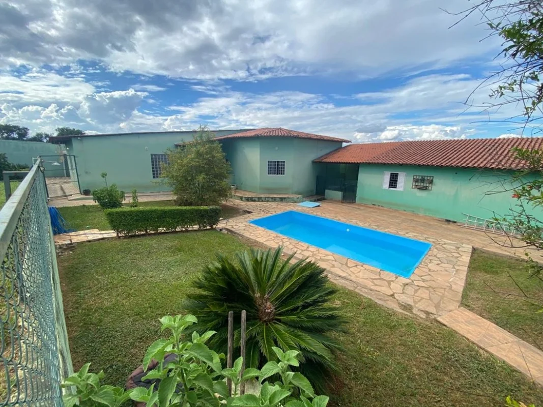 Julisce Alencar Assessoria Imobiliária vende excelente casa no Condomínio Reside...